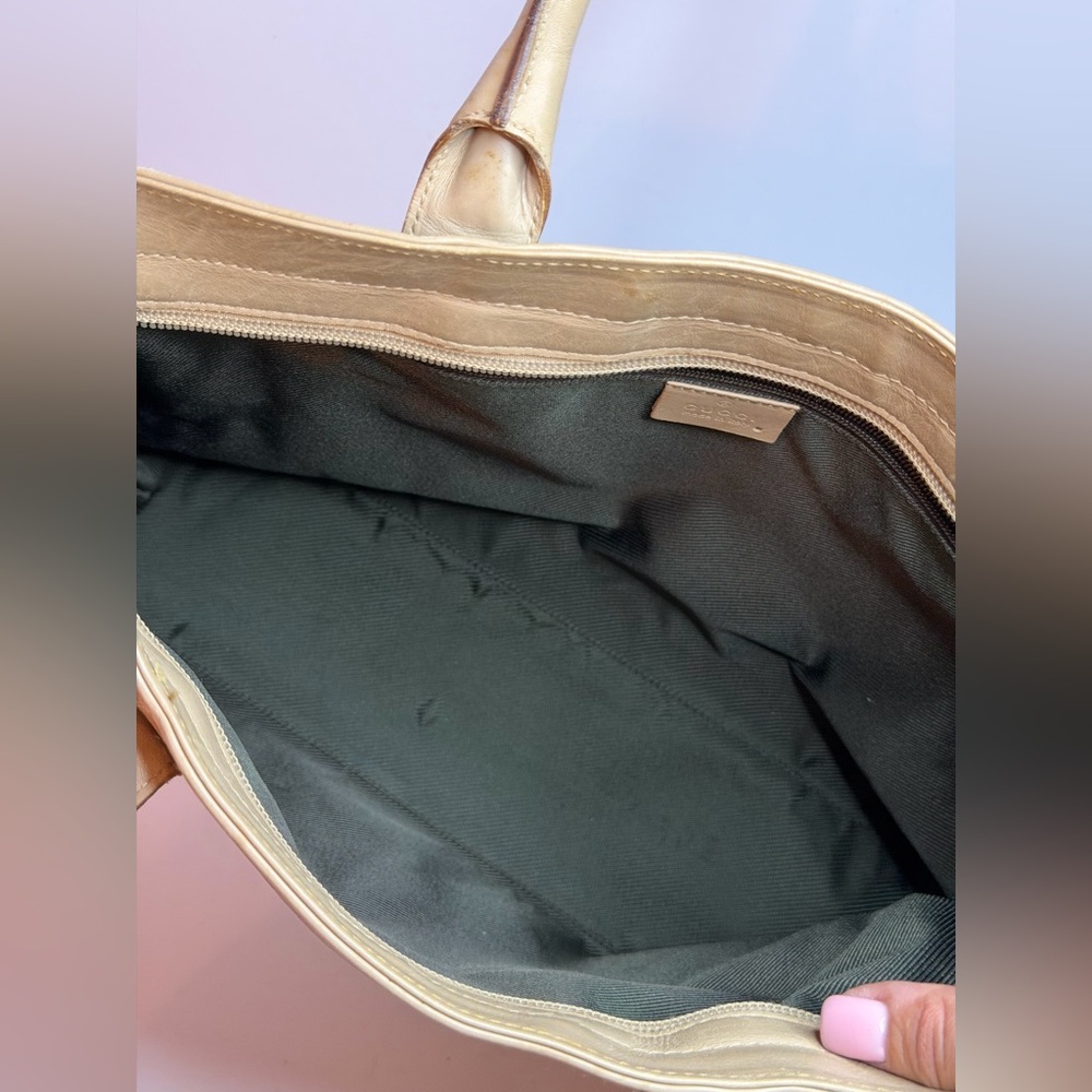 Gucci GG Canvas Tote Bag in Beige Canvas and Leather Trim - Picture 13 of 15